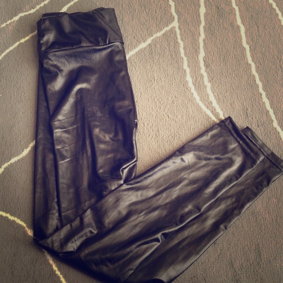 NWOT liquid leggings