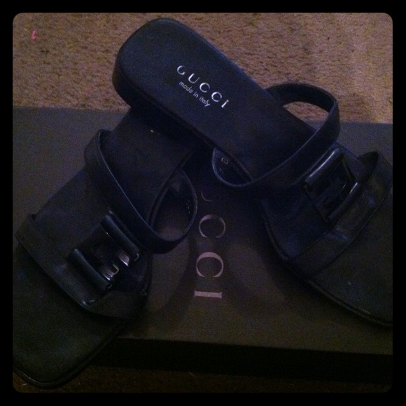 ****SOLD*****Authentic Gucci sandals