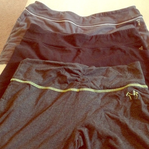 Bundle yoga shorts/sports bras