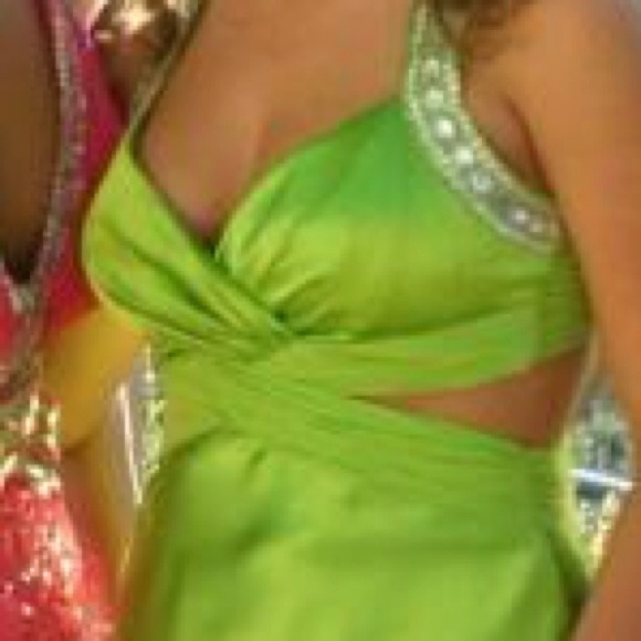 Green prom dress - Picture 2 of 3