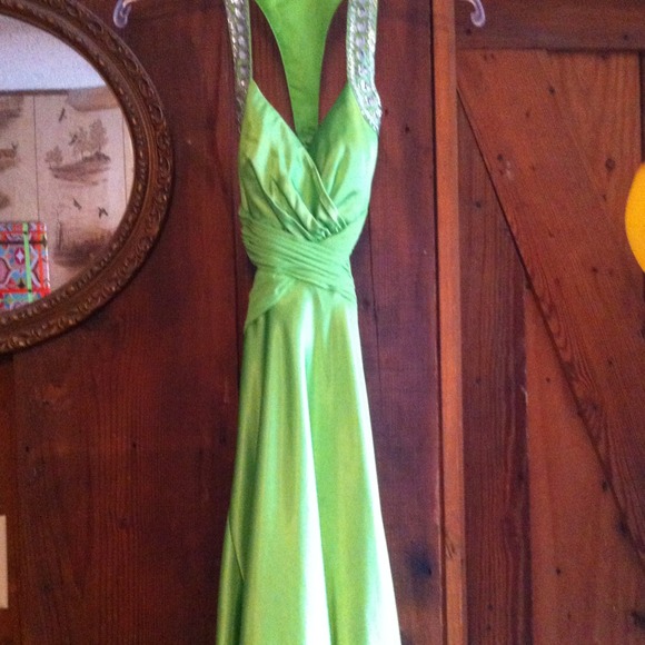 Green prom dress - Picture 3 of 3