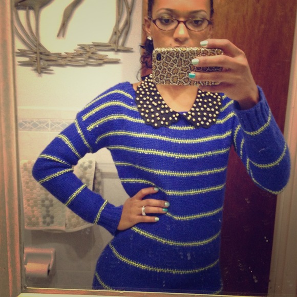 Cute golden Peter Pan collar