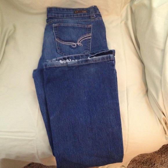 LEI hipster flare jeans!!