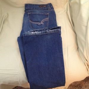 LEI hipster flare jeans!!