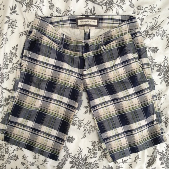 S🚫LD // A&F Plaid Bermuda Shorts