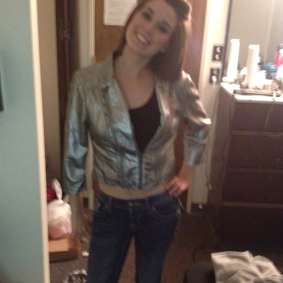 Buckle crop metallic jacket - Picture 3 of 3