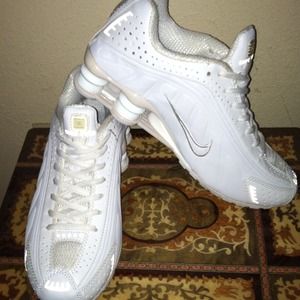 REDUCED ~ NWOT Nike Shox - All White Size 8.5