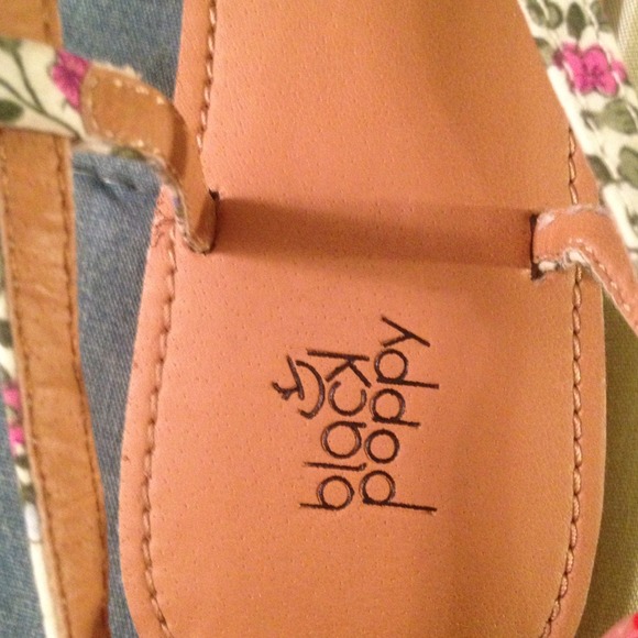 Adorable floral sandals - Picture 3 of 3