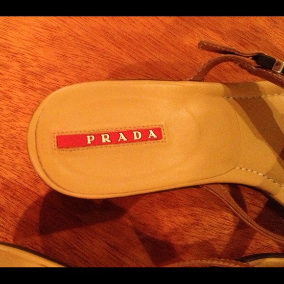 "🐞Bundle" Prada Leather Sandals - Picture 4 of 4