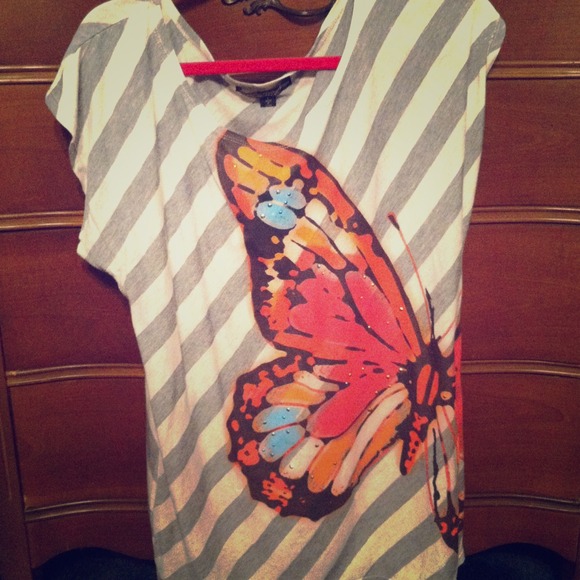 Short sleeved top