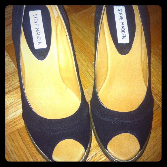 Barely worn Steve Madden wedges