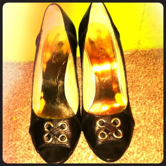 cute heels! - Picture 1 of 4
