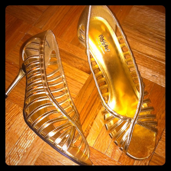 Gold Mossimo heels
