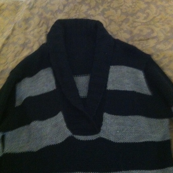 Sweater - Picture 3 of 4