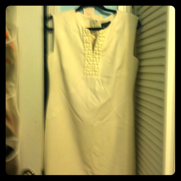 tahari Dresses & Skirts - Tahari white dress size 6