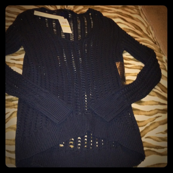 Host pick 🎉Calvin Klein Sweater - Picture 1 of 3