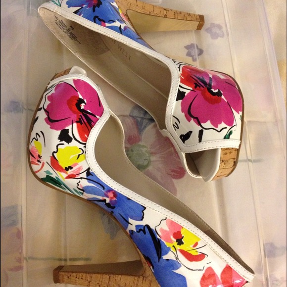 Shoes - Picture 2 of 3
