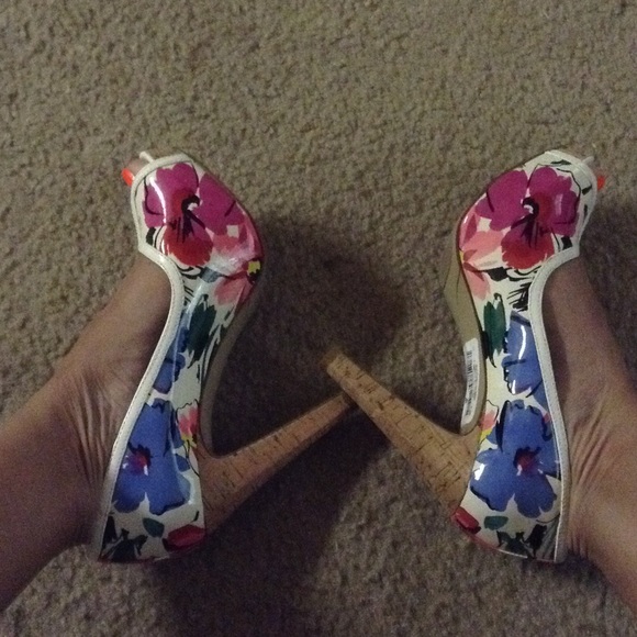 Shoes - Picture 3 of 3
