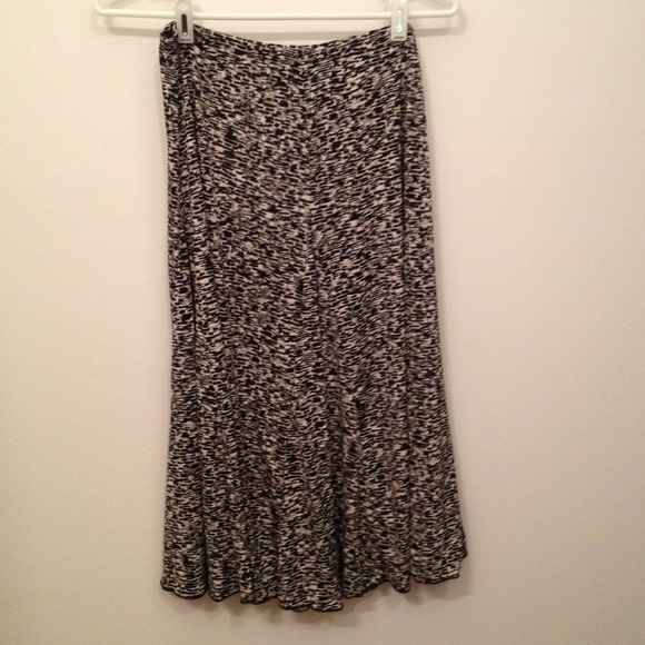 Long boutique skirt, black and white print