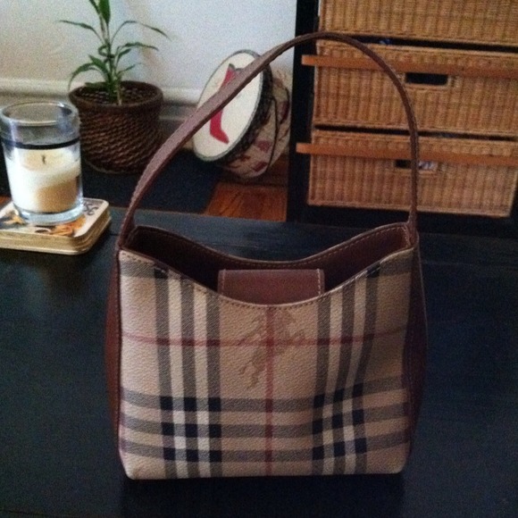 Burberry purse