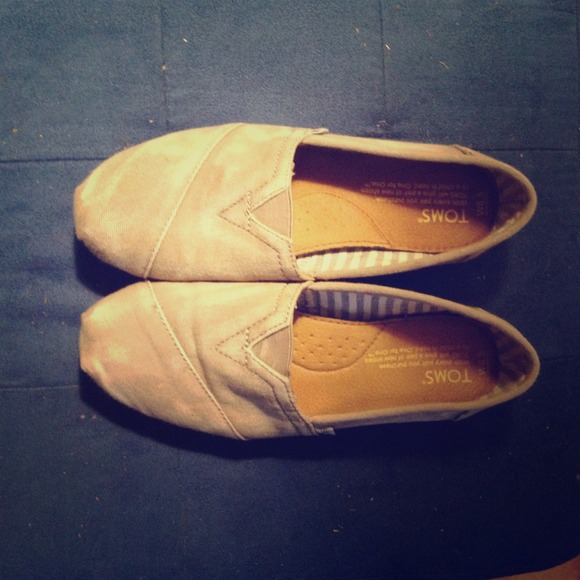 TOMS Grey