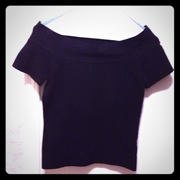⛔TRADE w/@isabeaubeaux⛔ BEBE Short Sleeve Sweater