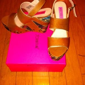 Betsy Johnson wedges😘just reduced from 55!