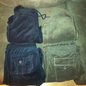 🚫Sold🚫TWO PAIRS OF SWEAT SUITS COLORS