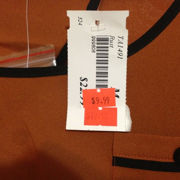 Top - Picture 3 of 3