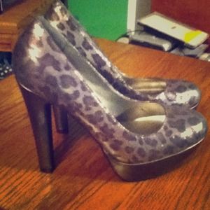 G by Guess Verna Leopard Pump
