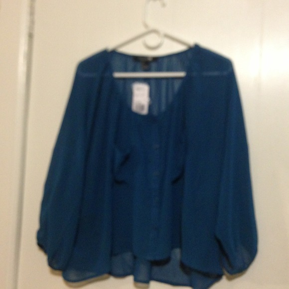 Top - Picture 2 of 3