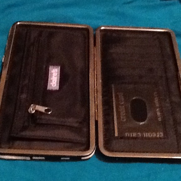 Sold - Picture 2 of 4