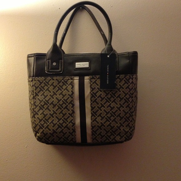 SOLD ⭕️Brand new Tommy Hilfiger tote