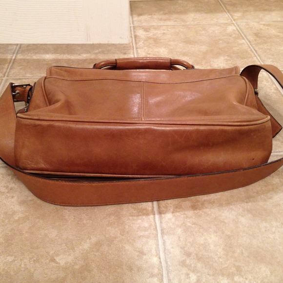 Authentic Coach messenger bag!!! - Picture 4 of 4