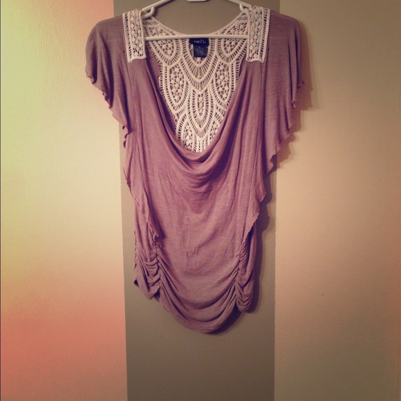 Cute Top! - Picture 1 of 2
