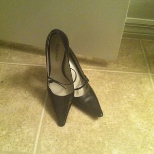 ***Bundle***BCBG Black Pumps