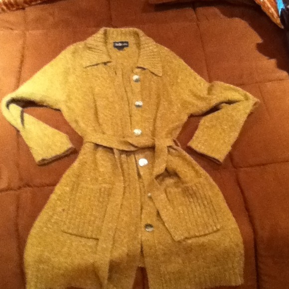 @SOLD@.  Green long cardigan