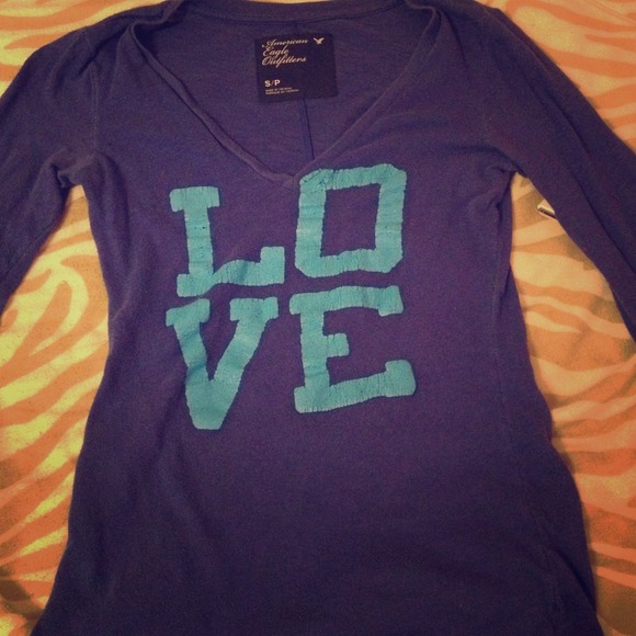 American eagle long sleeved shirt