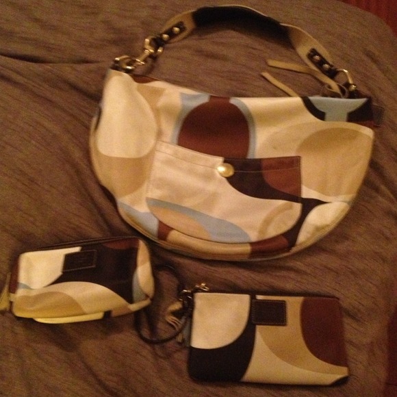 Coach Handbags - Coach Hamptons Weekend Handbag ONLY