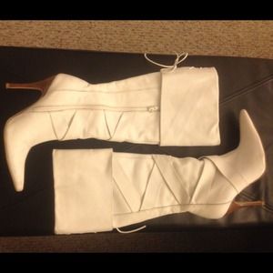 💢REDUCED💢 White knee high boots