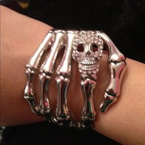 Skull hand bangle