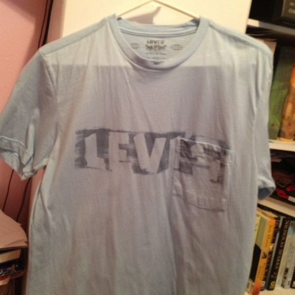 Levi's t-shirt