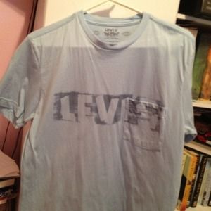 Levi's t-shirt