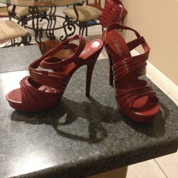 Size 9 red strappy heels