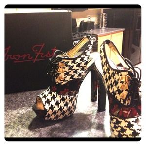 Iron Fist size 10 foxtrot booties