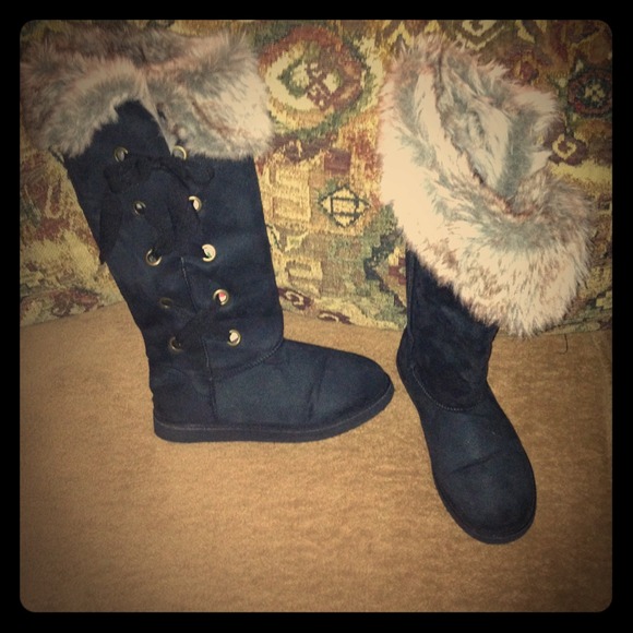 Old Navy Black Boots with fur and lace up detail