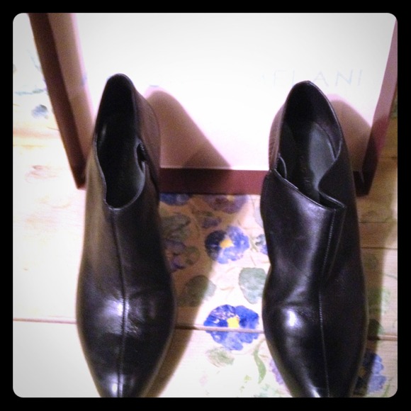 Leather Antonio Melani quarter boots never worn