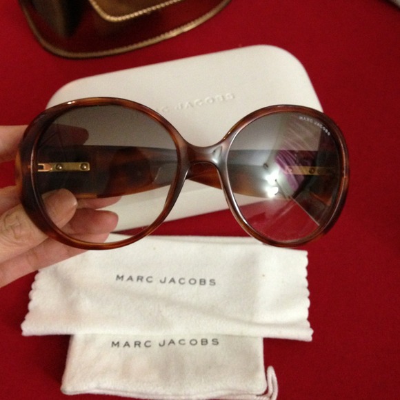 Authentic Marc Jacobs sun glasses - Picture 2 of 4