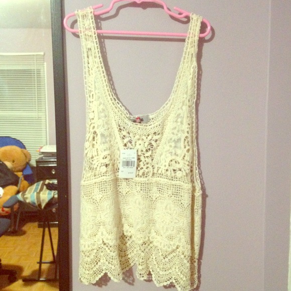 White crochet top !