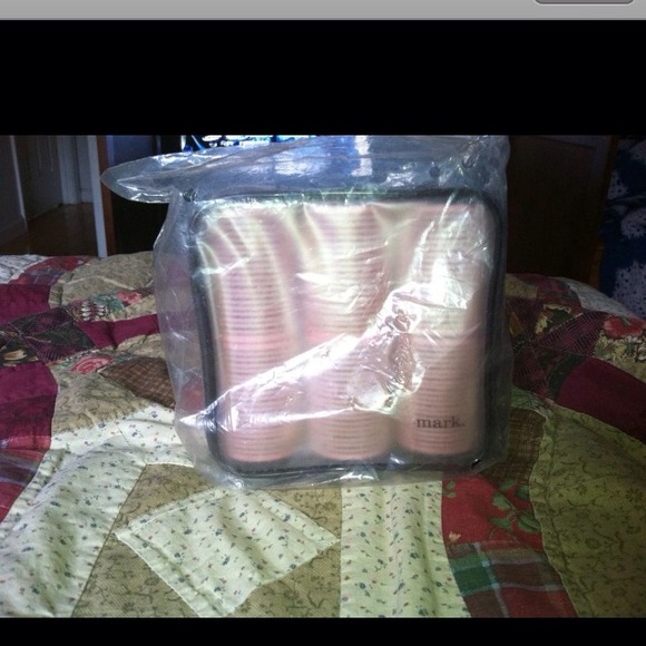 ✨SOLD✨Avon Mark Cupless Curlers